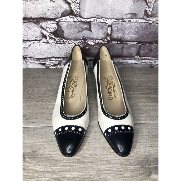 Salvatore Ferragamo Navy & White Cap Toe VTG Pumps Heels Women’s Sz 5B US/35.5EU - Picture 14 of 16